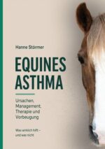 Halbes Pferdegesicht und Titel in Schriftzeichen