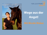 Nicole Weber steht neben ihrem Pferd und lkächelt.